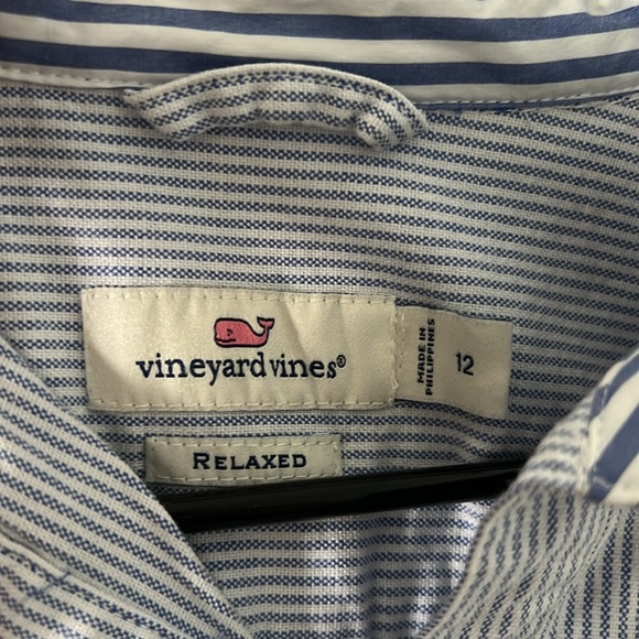 Vineyard Vines Size 12  Relaxed fit button down  blue and white stripes - Picture 3 of 5
